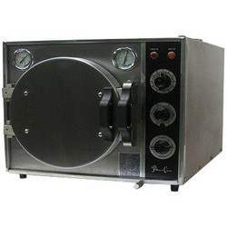 Front view of the Pelton & Crane OCR Plus Autoclave - Refurbished Front view of the Pelton & Crane OCR Plus Autoclave - Refurbished