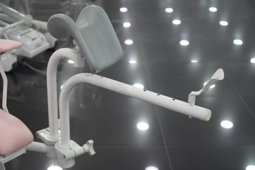 Knee crutches (skin) - Olsen Performance Gyneco Table