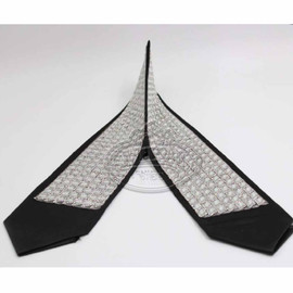 Aturah Crystal on Black Lining Style #321