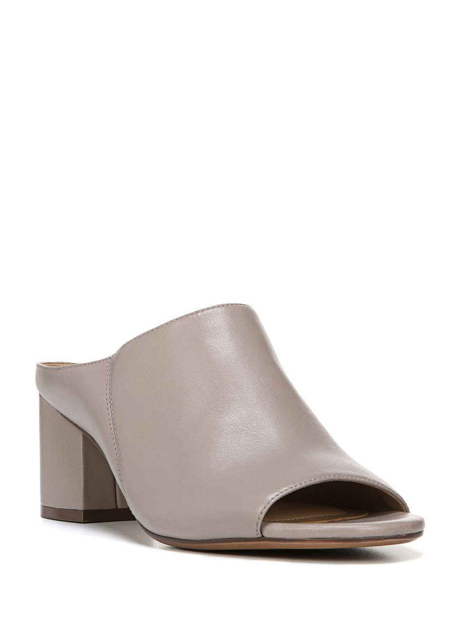 naturalizer cyprine mule