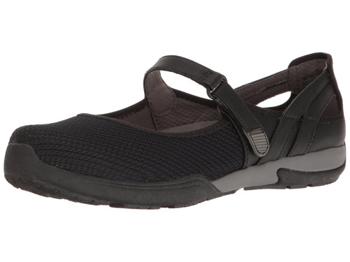 bare traps black flats