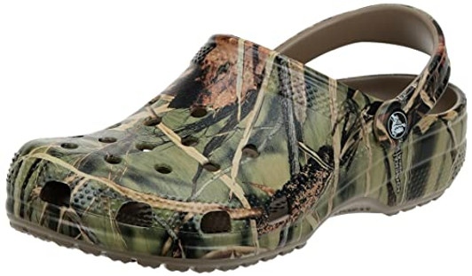 Crocs Unisex-Adult Classic Realtree Clog, Camo Shoes, Khaki, 4 Men/6 Women