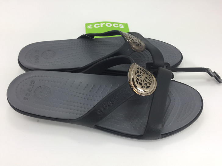 Crocs SANRAH WOMEN SLIDE SANDALS , Black 8M (15630353-P)