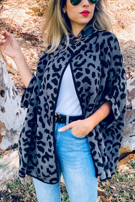 Leopard printed Pancho cardigan with clip holder button