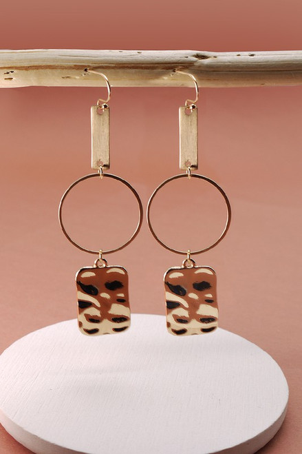 Hammered rectangle earring gold plated