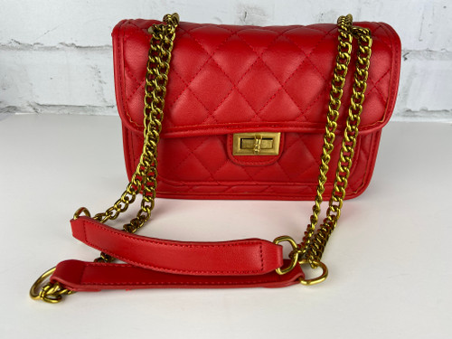 Red quilted shoulder bag gold chain lozenge pattern embossed shoulder bag Med. size 8.7 X 5.9 X 2.8