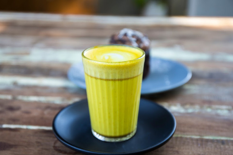 Golden Turmeric Milk Smoothie Recipe