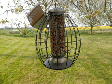 Squirrel proof peanut feeder for birds