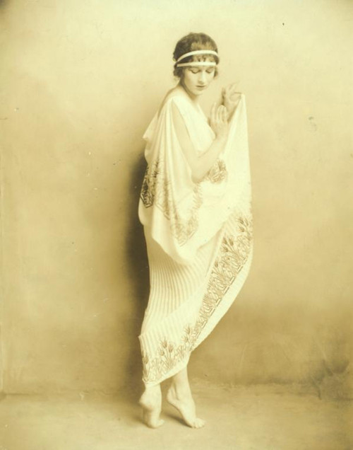 Carol Dempster Larsen Sign Check PSA/DNA Authenticated Near Mint Condition