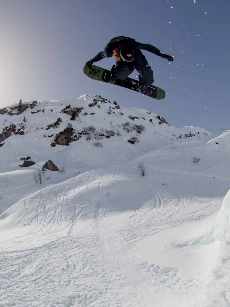 Ride Deep Fake Snowboard 2025 | Corbetts Ski + Snowboard