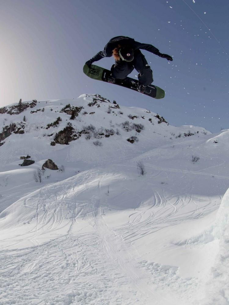 Ride Deep Fake Snowboard 2025 | Corbetts Ski + Snowboard