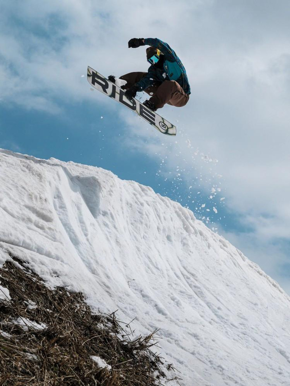 Ride Warpig Snowboard 2025 | Corbetts Ski + Snowboard