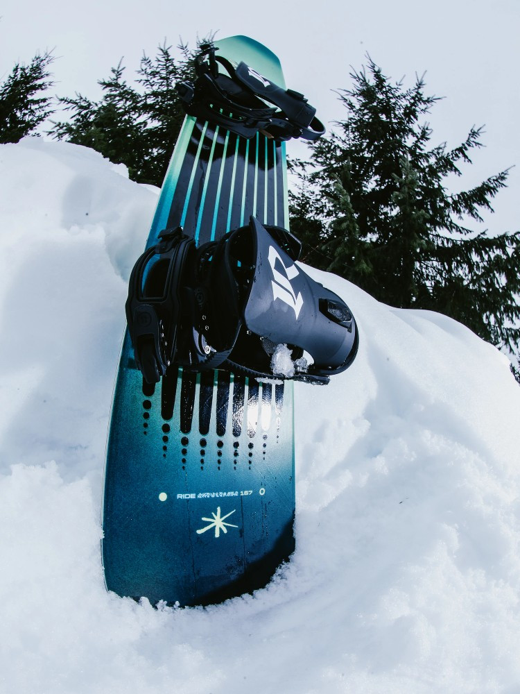 Ride Moderator Snowboard 2026 | Corbetts Ski + Snowboard