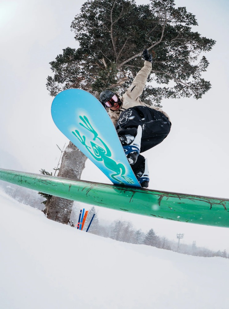 Burton Blossom Frog Snowboard 2026 | Corbetts Ski + Snowboard