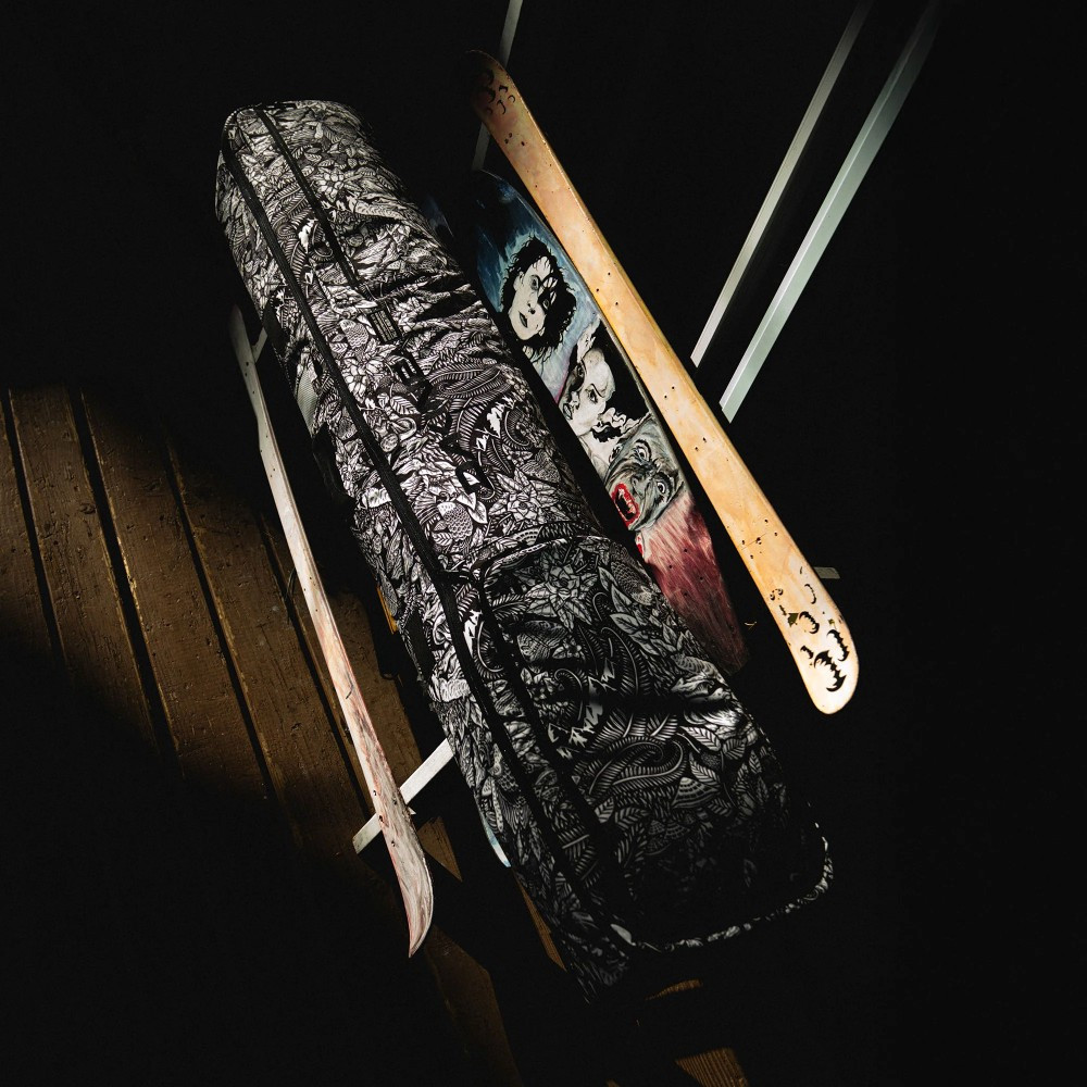 Dakine Fall Line Ski Roller Bag 2026 | Corbetts Ski + Snowboard