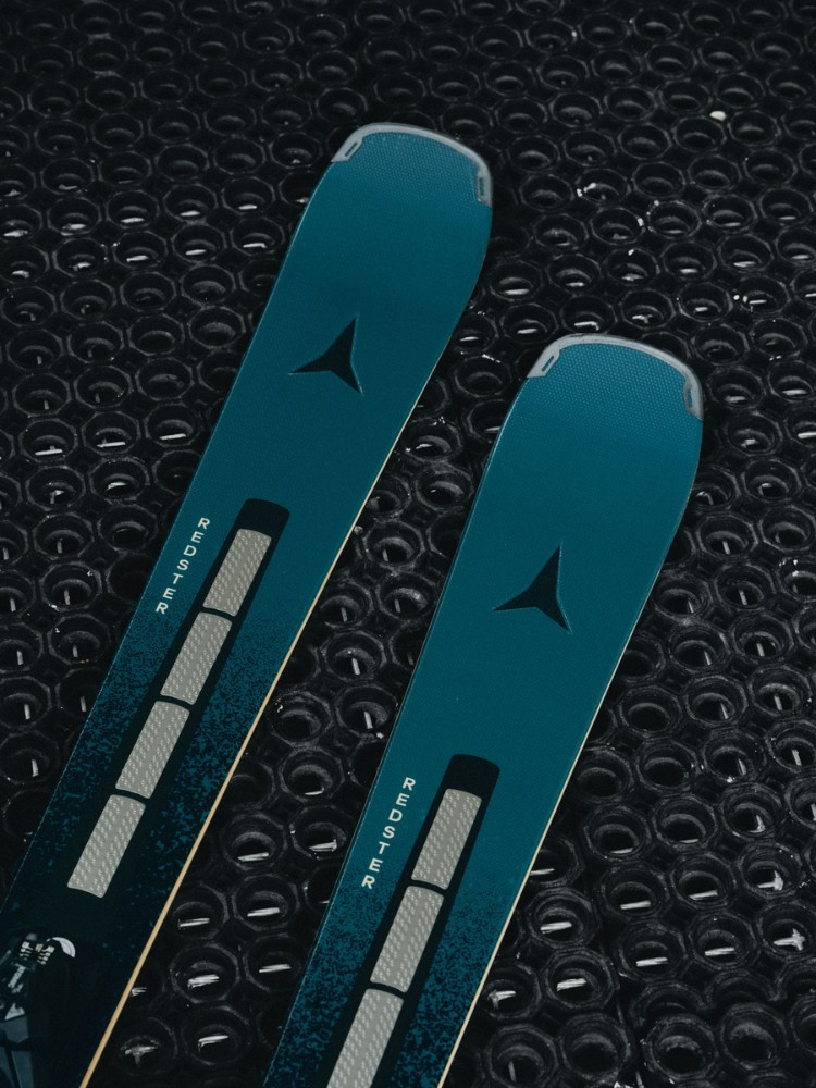 Atomic Redster Q9.8 Revoshock S Skis w I 12 GW Bindings 2027