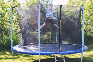 10 Incredible Health Benefits of Trampolining for the Whole Family