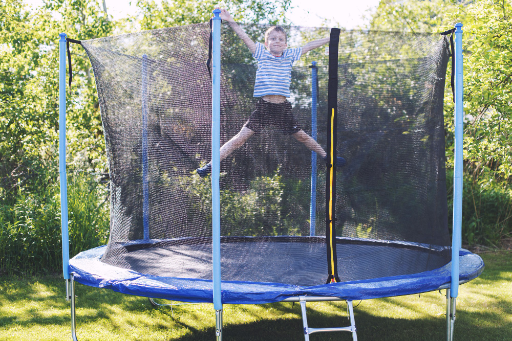 10 Incredible Health Benefits of Trampolining for the Whole Family