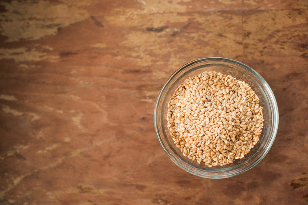What's the Difference Between Flax Seeds and Flax Seed Powder?