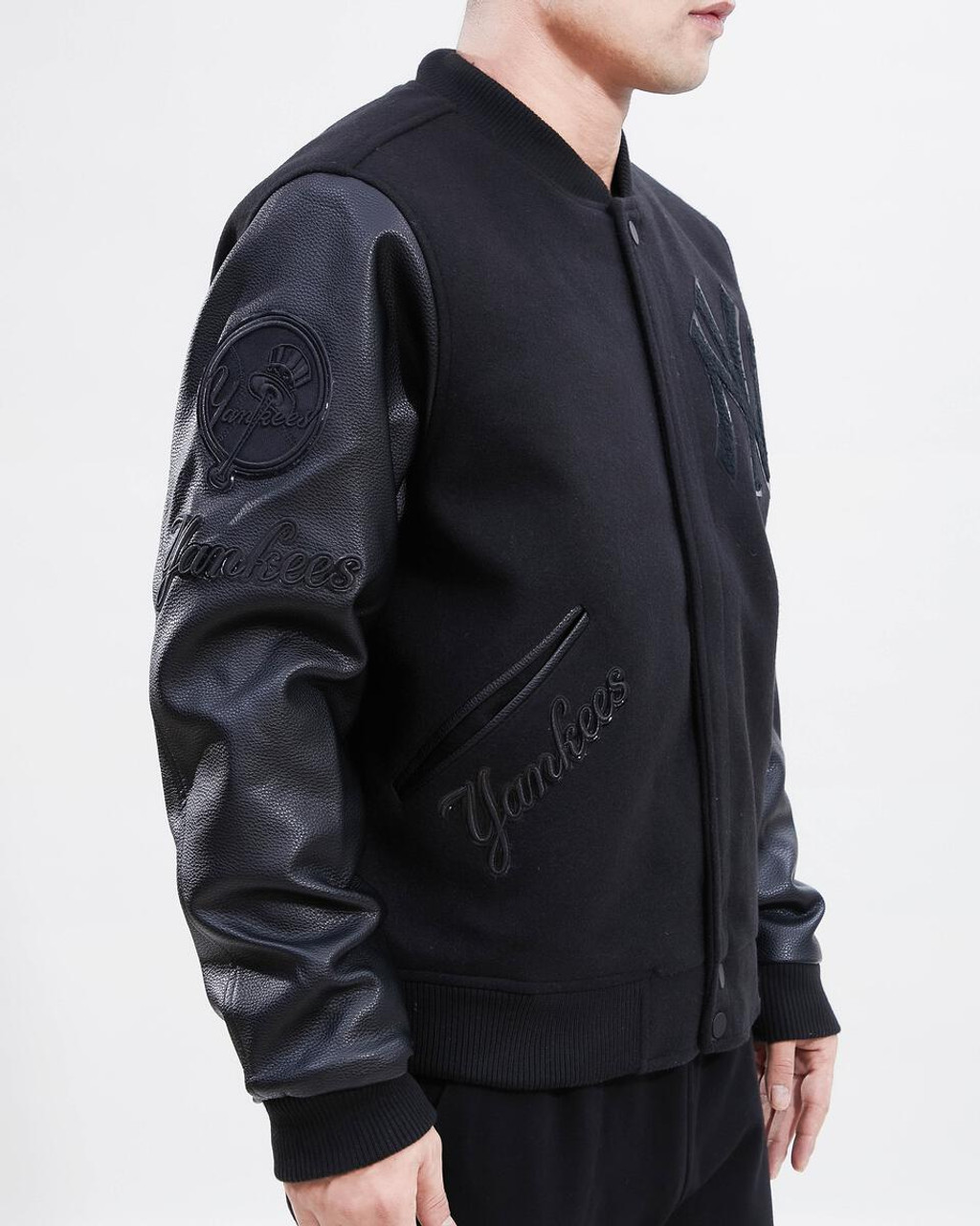 NEW YORK YANKEES TRIPLE BLACK VARSITY JACKET (BLACK)