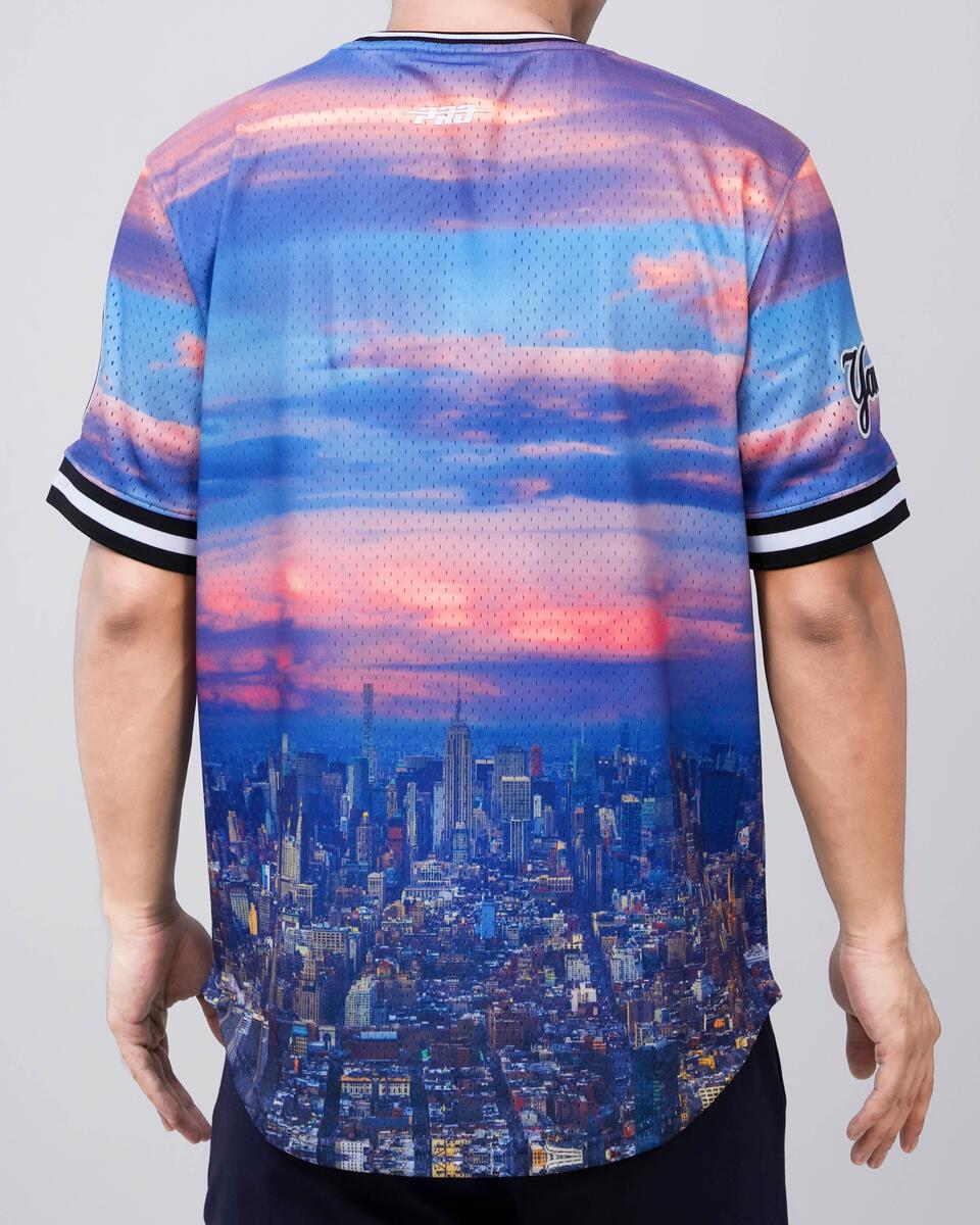 NY Yankees City Scape Mesh Jersey Tee