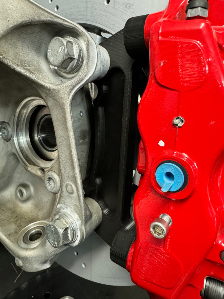 Front Brake KIt - BK0033 - 370x32mm Drilled Discs / Brembo 4 Piston Calipers