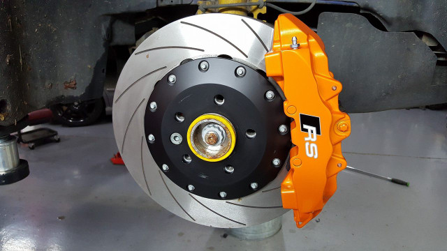 Front Brake Kit 8 Piston Brembo Calipers with 362x32mm 2-Piece Discs (BK0017)