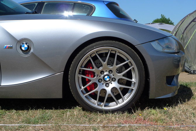 Custom Colour/Logo - Red Caliper Brembo Logo - Fitted to a Z4M