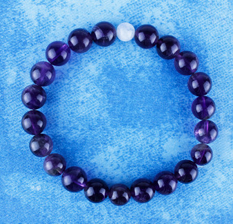 Amethyst meditation bracelet with moonstone spacer bead