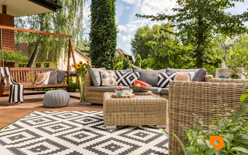 10 Things to Consider Before Purchasing an Outdoor Patio Rug 