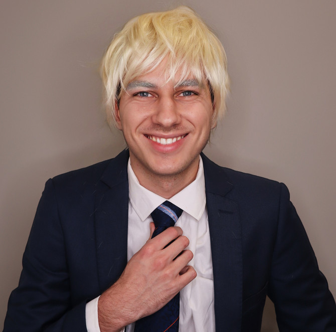 Embrace the messy charm with our Blonde Boris Johnson-inspired Short Men's Costume Wig, versatile for portraying characters like Fred, Steve Irwin, Ken from Barbie, or capturing the laid-back Aussie surfer style