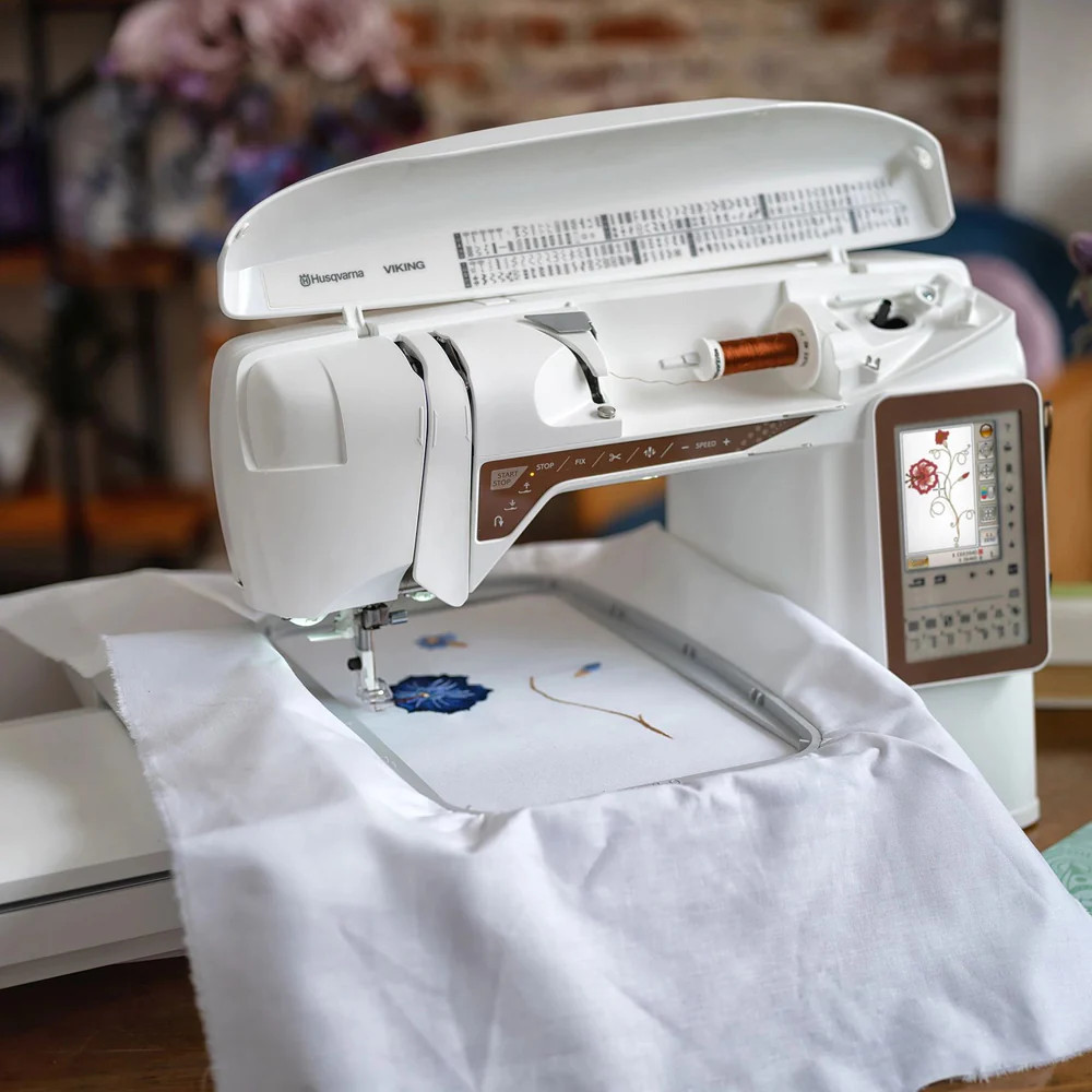 HUSQVARNA VIKING DESIGNER TOPAZ 40 Sewing and Embroidery Machine
