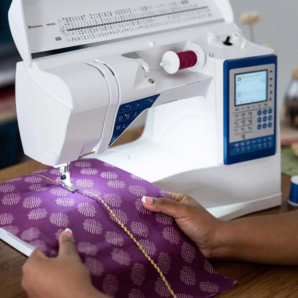 HUSQVARNA VIKING SAPPHIRE 930 Computerized Sewing Machine