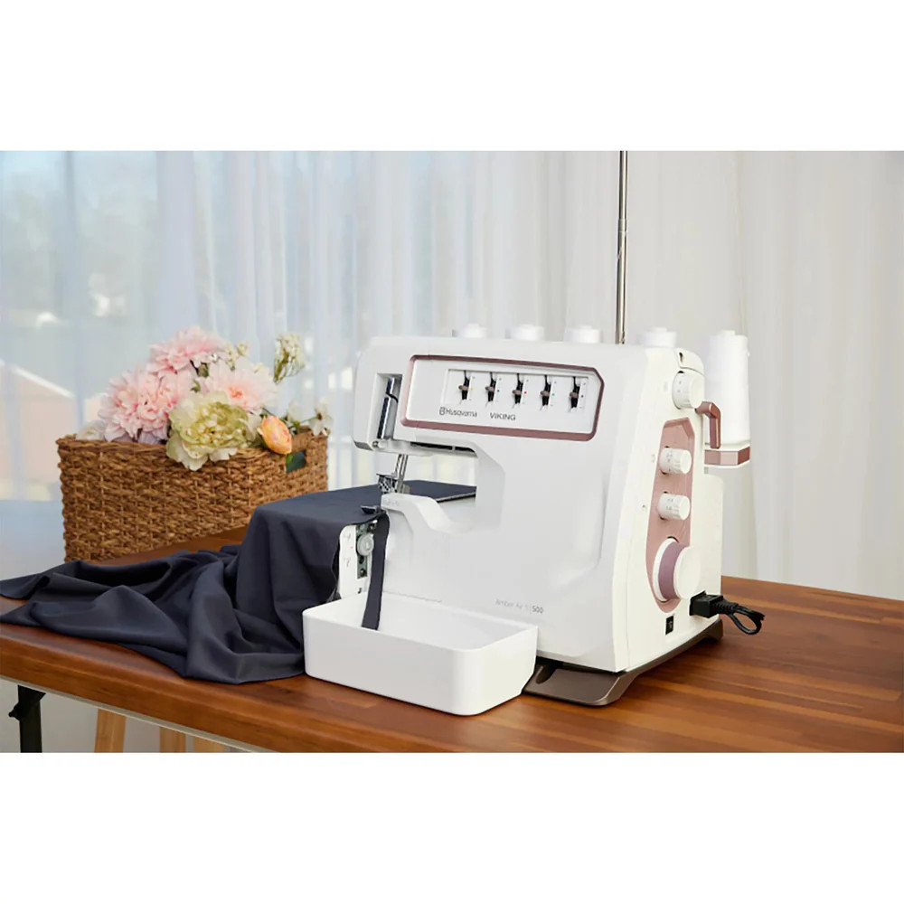 HUSQVARNA VIKING AMBER Air S | 500 Coverlock Machine