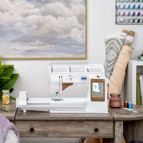 Husqvarna Viking PLATINUM MN | 1000 Ten Needle Embroidery Machine