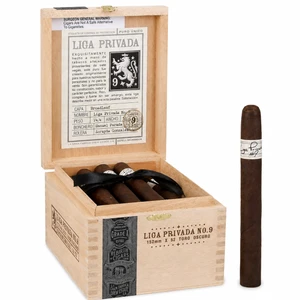 Liga Privada No. 9 Robusto Oscuro (5x52 / Box 24)