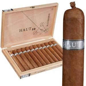 Illusione Haut 10 Churchill (6.75x48 / 6 Pack) Illusione Haut 10 Churchill (6.75x48 / 6 Pack)