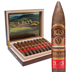 Oliva Serie V Melanio Edición Año Figurino (5.5x54 / Box 10) Oliva Serie V Melanio Edición Año Figurino (5.5x54 / Box 10)