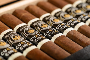 Joya De Nicaragua Cuatro Cinco Reserva Especial Double Robusto (5x56 / 5 Pack) Joya De Nicaragua Cuatro Cinco Reserva Especial Double Robusto (5x56 / 5 Pack)