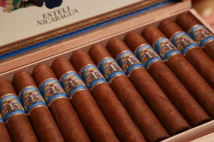 El Gueguense Toro Huaco (6x56 / Box 25) El Gueguense Toro Huaco (6x56 / Box 25)