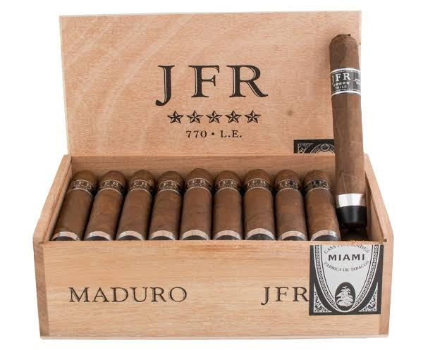 JFR Maduro 770 (7x70 / Box 30)