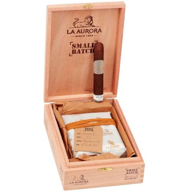 La Aurora Small Batch Lot No. 007 Robusto (4.5x50 / Box 10)