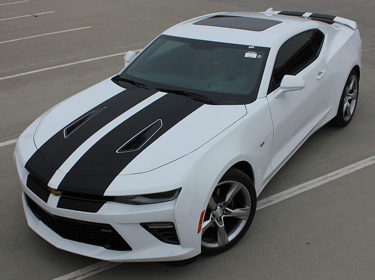 camaro with racing stripes