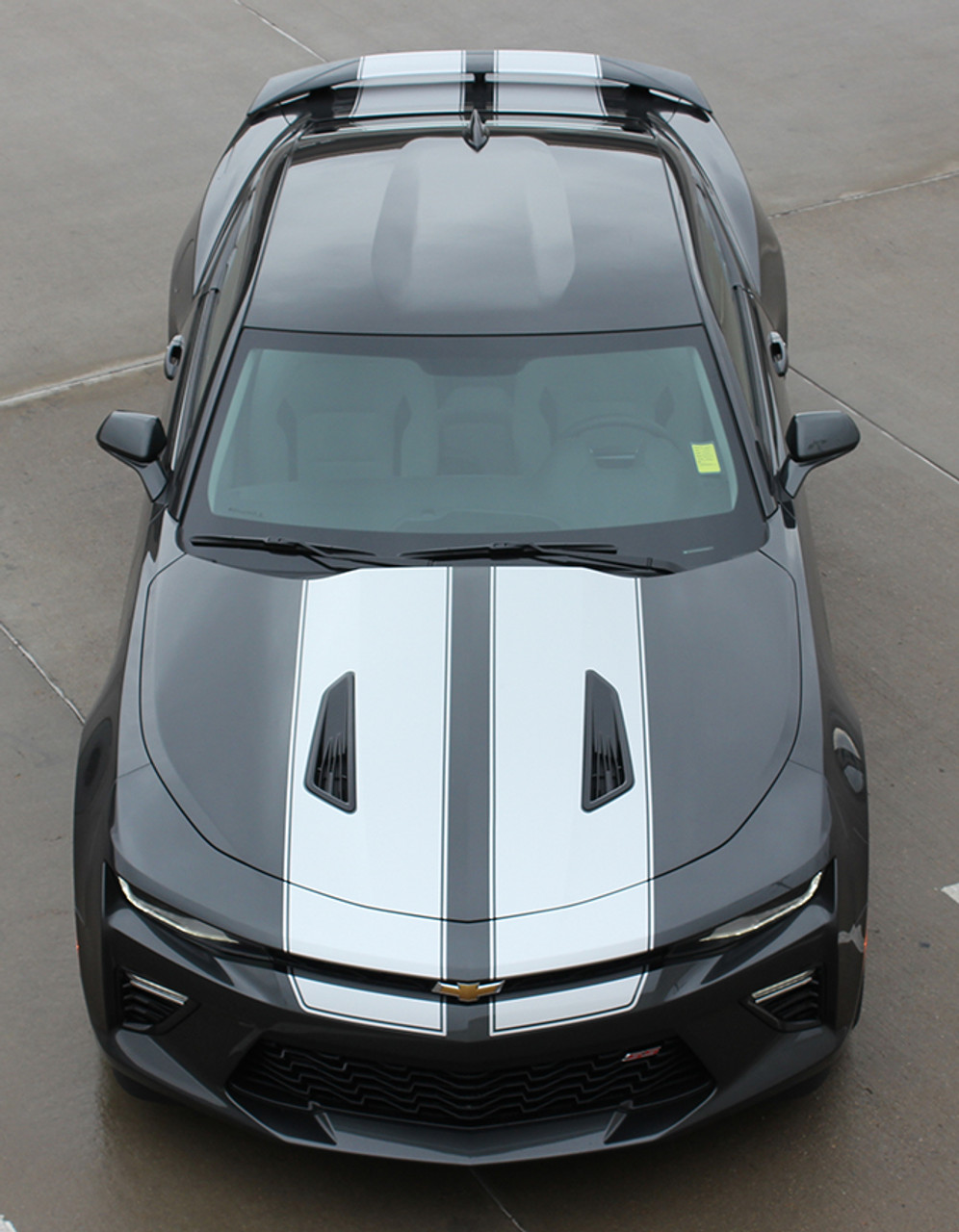 camaro 2022 black with red stripes