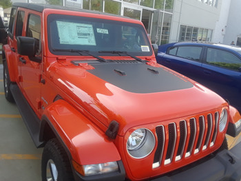 front angle of 2019 Jeep Wrangler Hood Graphics SPORT HOOD 2018-2024