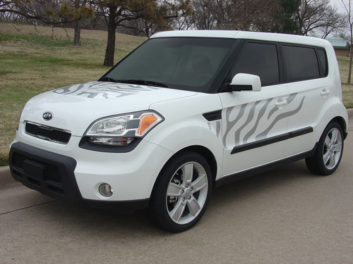 front angle Kia Soul Side Hood and Hatchback Graphics SOULCAT 2010-2018