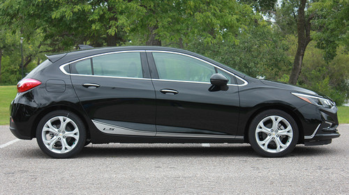 profile of 2018 Chevy Cruze Graphics SPAN ROCKER 2016-2018 2019