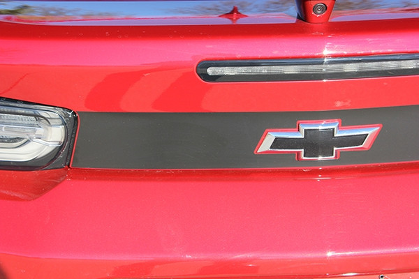 close up of red 2019 Camaro Rear Stripes CAM TRUNK BLACKOUT 2019-2020 | FCD