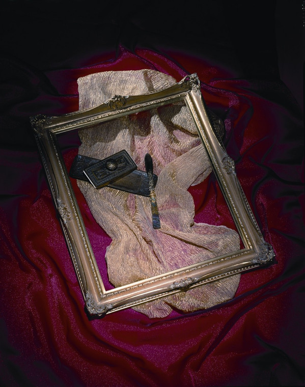 FM 258 - Gold Metal Leaf WWB Tone, 2 3/8" Width X 1 1/4" Hight
The Frame in This Image is 16"  x  20" ( Art Size )