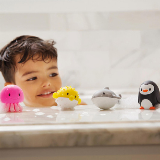 Munchkin Floating Ocean Rubber Bath Squirters Toys for 9m+ Babies Pack of 8